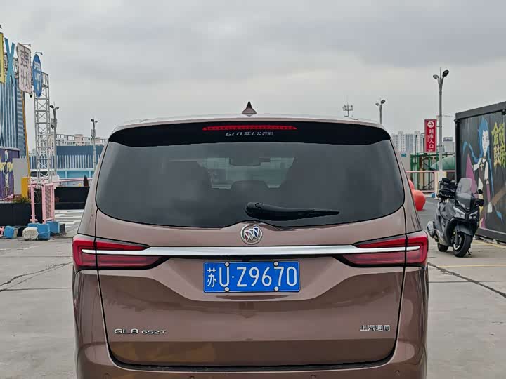 Фото 6 - Buick GL8 ES