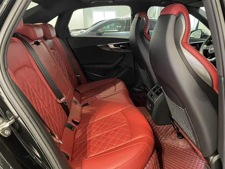 Фото 8 - Audi S4