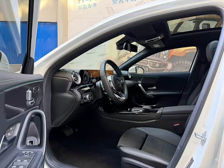 Фото 7 - Mercedes-Benz A-Class