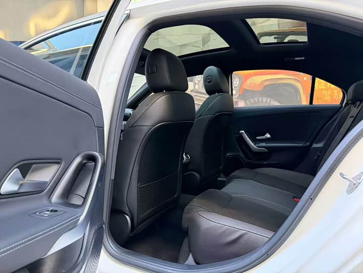 Фото 8 - Mercedes-Benz A-Class