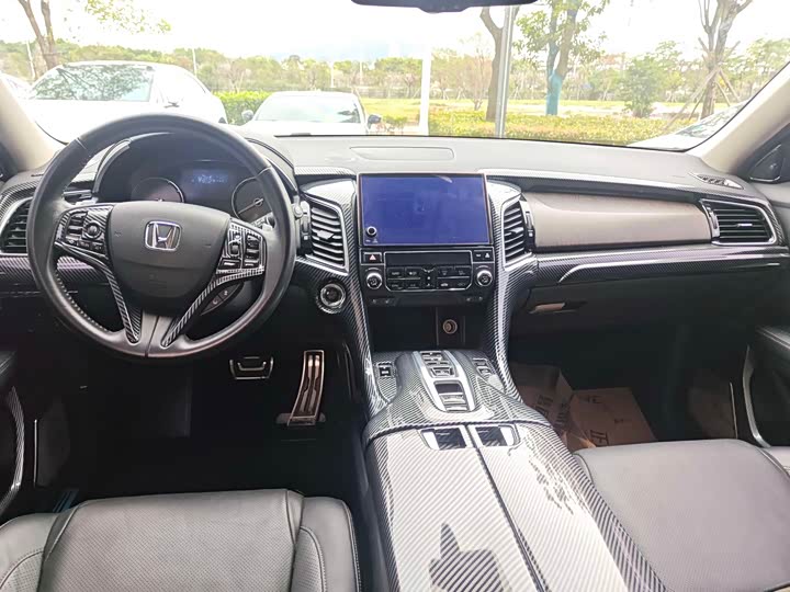 Photo 7 - Honda Avancier