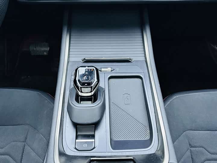 Фото 9 - Ford Edge