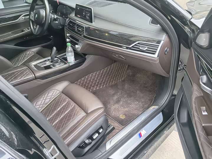 Zdjęcie 9 - BMW 7 Series
