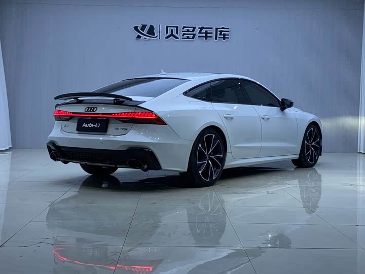 Фото 5 - Audi A7