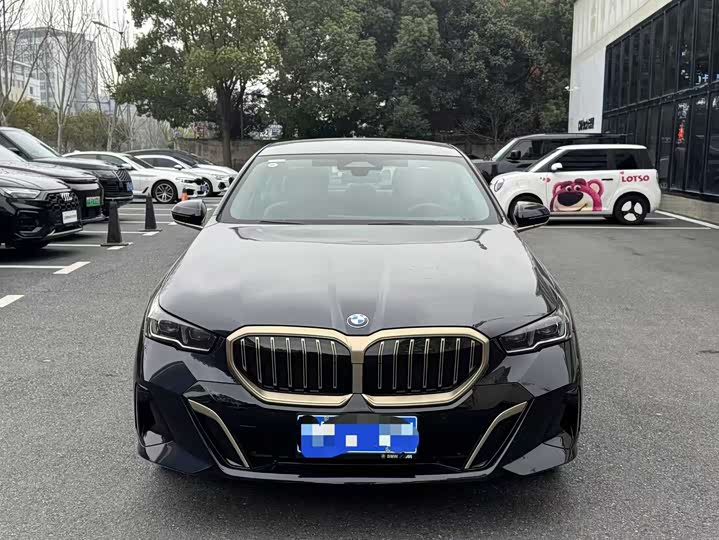 Фото 2 - BMW 5 Series