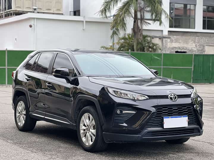 Photo 3 - Toyota Wildlander