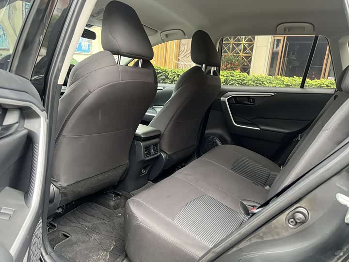 Photo 6 - Toyota Wildlander