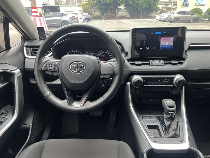 Photo 9 - Toyota Wildlander