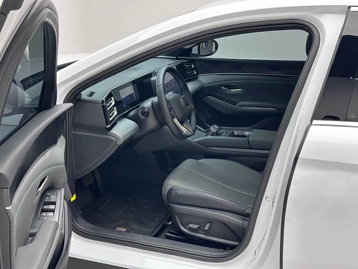 Фото 8 - BYD Qin L