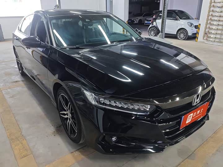 Фото 4 - Honda Accord