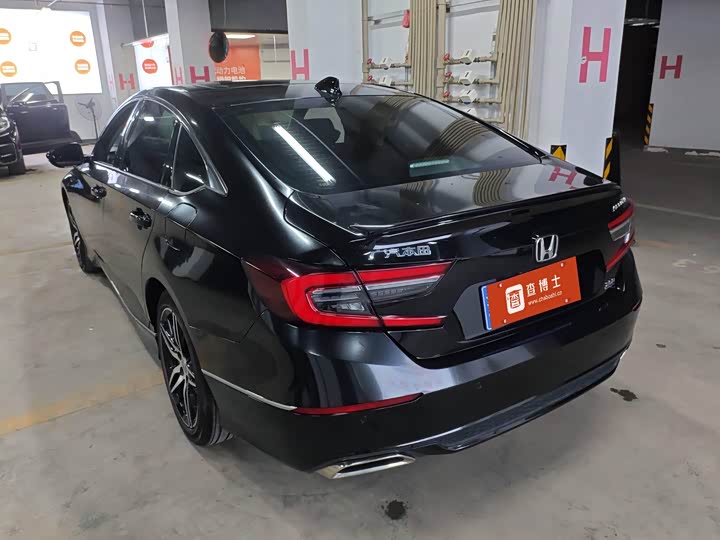 Фото 5 - Honda Accord