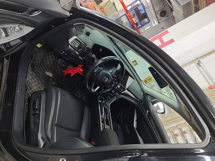 Фото 6 - Honda Accord