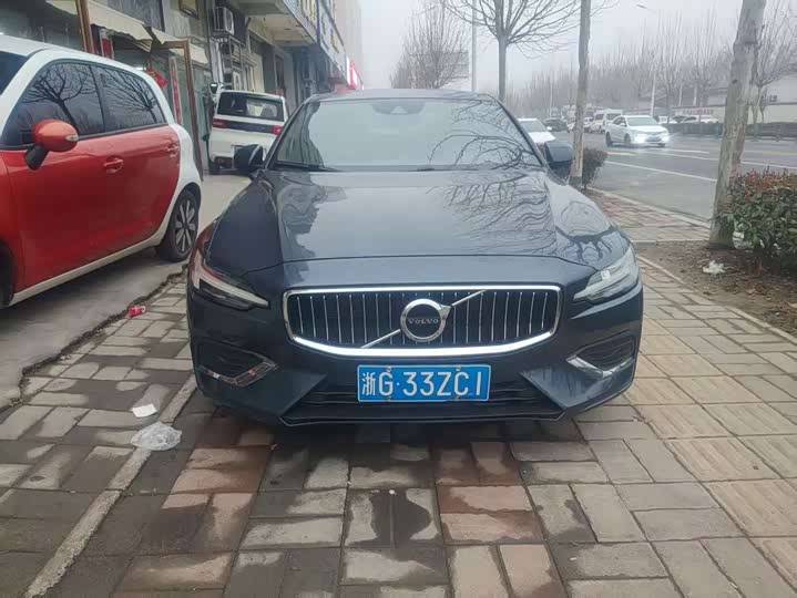 Фото 2 - Volvo S60