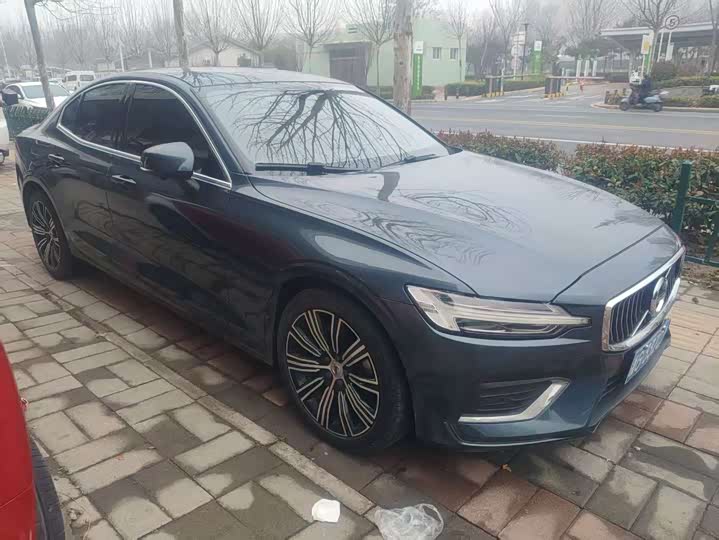 Фото 3 - Volvo S60