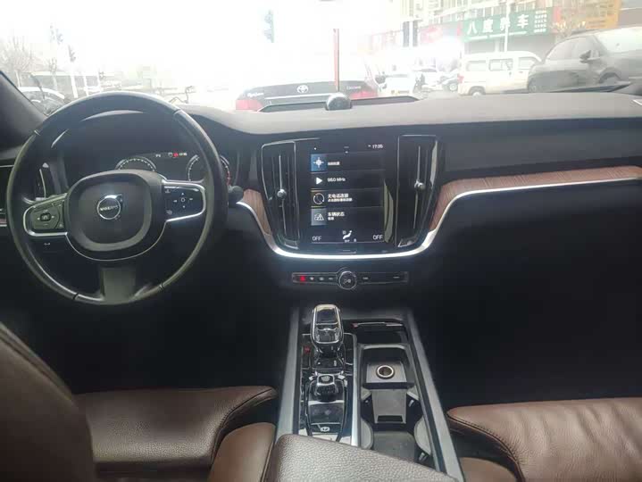 Фото 5 - Volvo S60