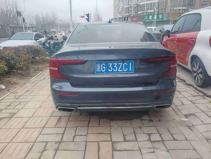 Фото 7 - Volvo S60