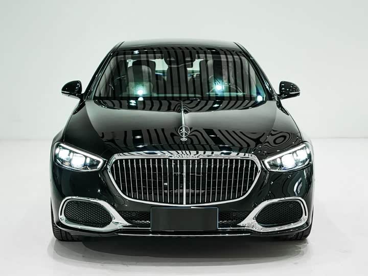 Photo 2 - Mercedes-Benz Maybach S-Class