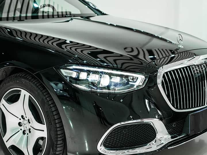 Photo 4 - Mercedes-Benz Maybach S-Class