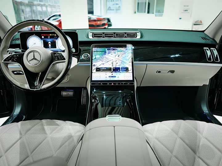 Photo 5 - Mercedes-Benz Maybach S-Class