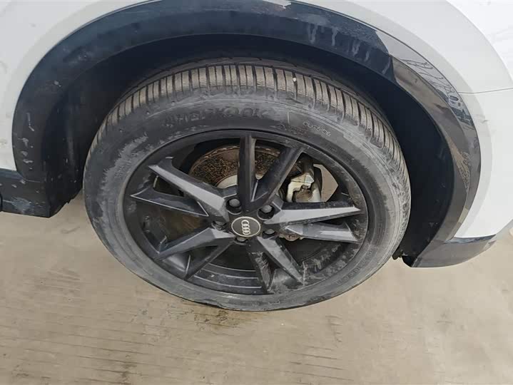 Фото 6 - Audi Q2L