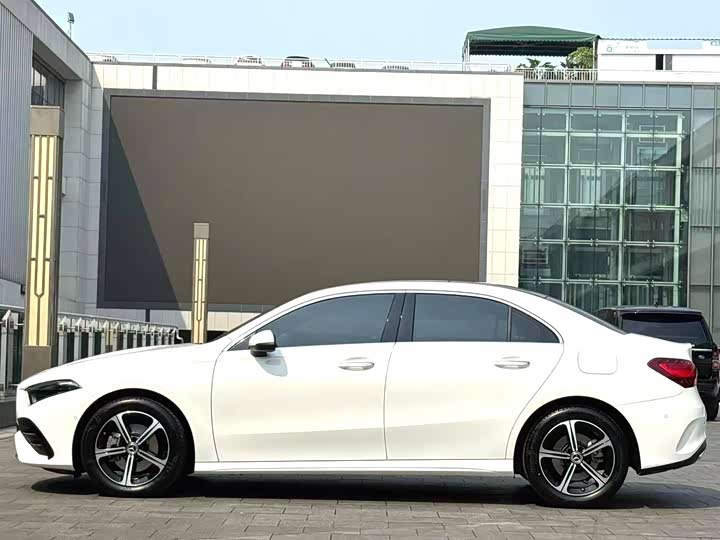 Фото 9 - Mercedes-Benz A-Class