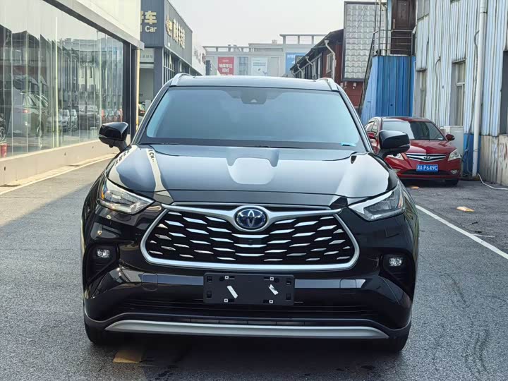 Фото 2 - Toyota Highlander