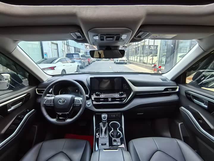 Фото 5 - Toyota Highlander