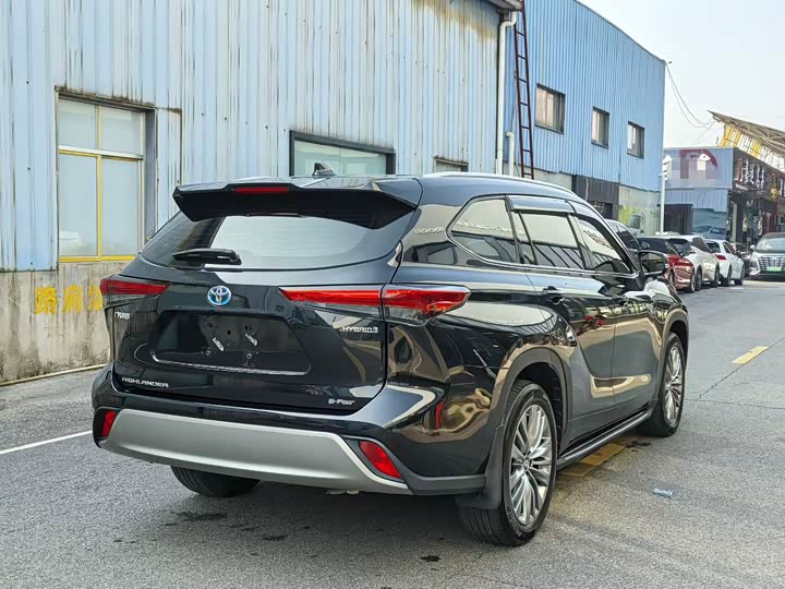 Фото 7 - Toyota Highlander