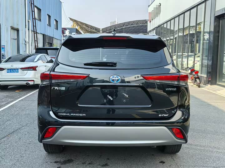 Фото 8 - Toyota Highlander