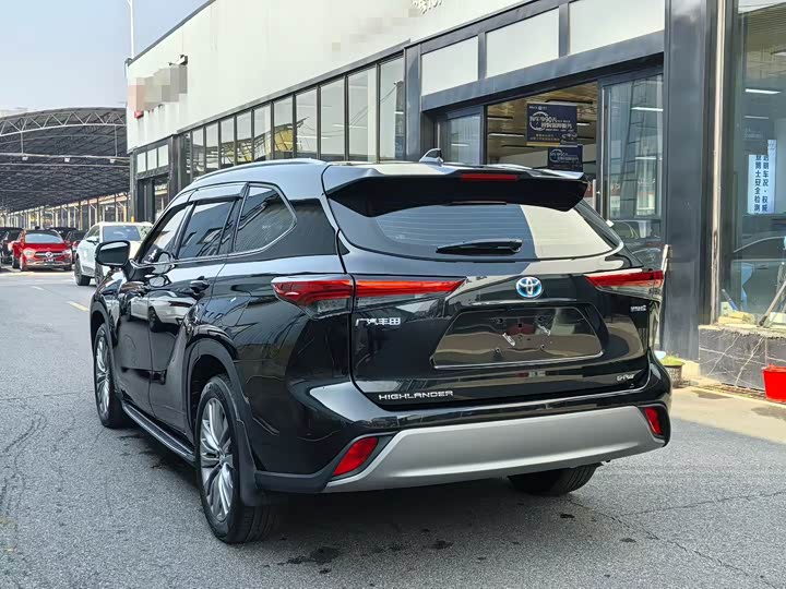 Фото 9 - Toyota Highlander