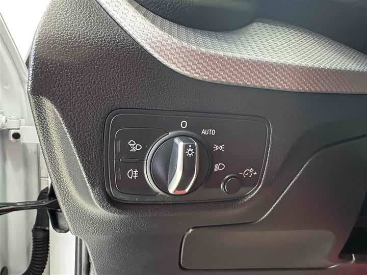 Фото 5 - Audi Q2L