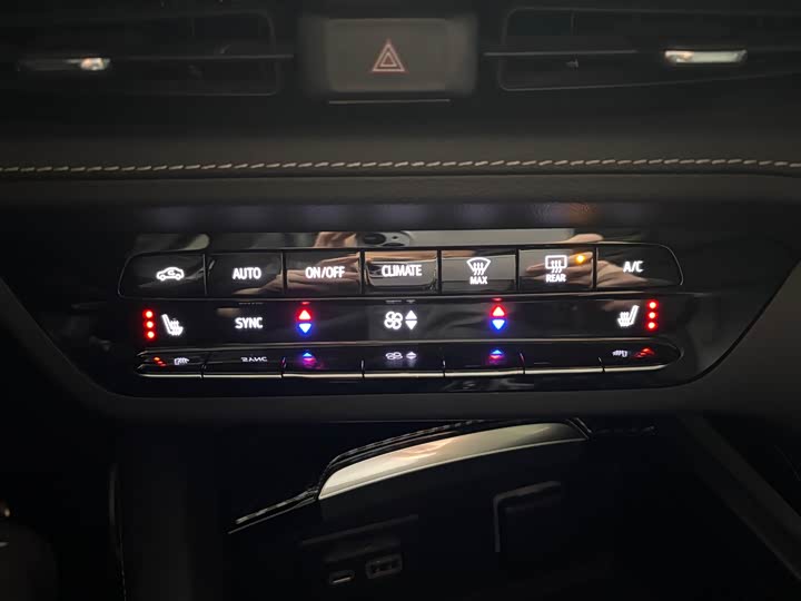 Фото 8 - Buick Envision Plus