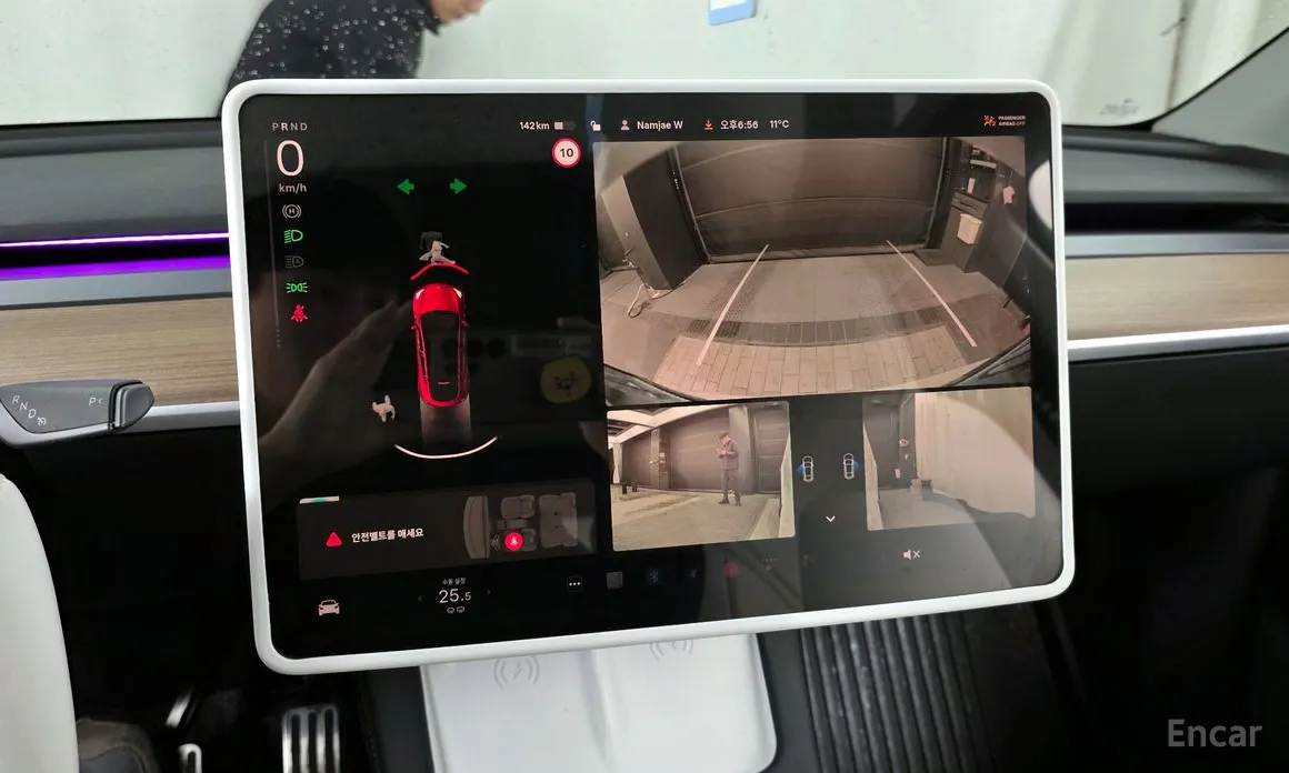 Photo 15 - Tesla Model Y