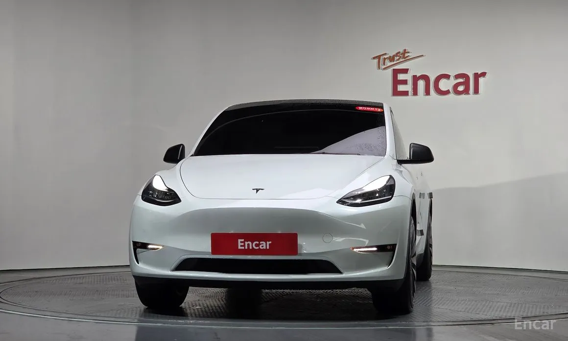 Photo 3 - Tesla Model Y