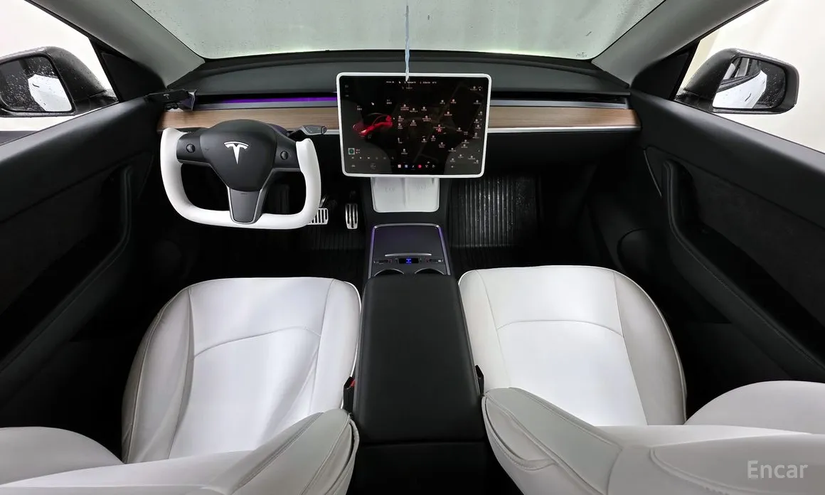 Photo 7 - Tesla Model Y