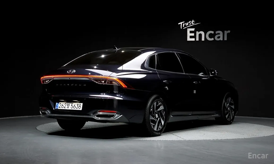 Photo 2 - Hyundai Grandeur