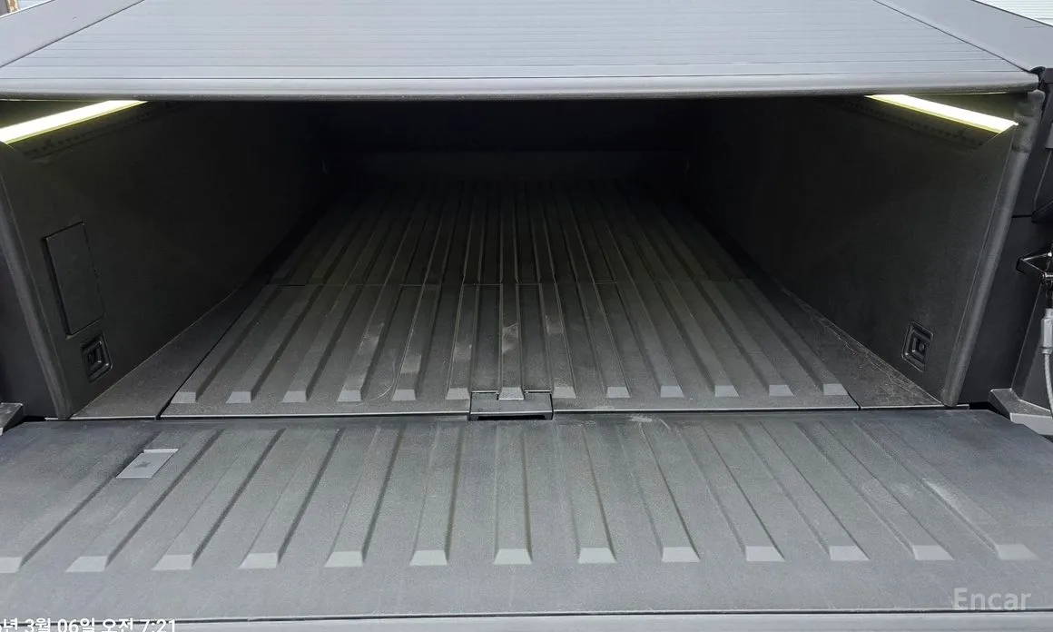 Фото 7 - Tesla Cybertruck