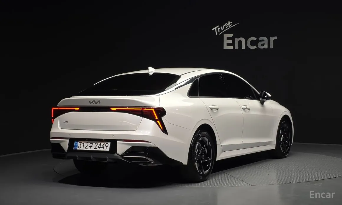 Фото 2 - Kia K5