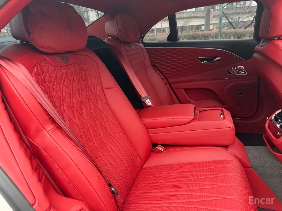 Фото 20 - Bentley Flying Spur