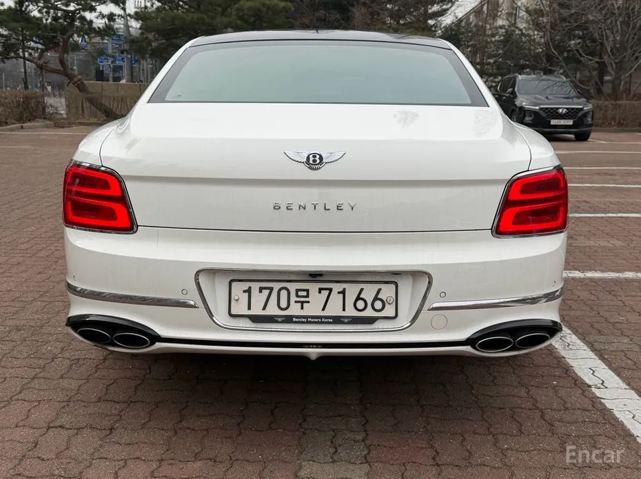 Фото 4 - Bentley Flying Spur