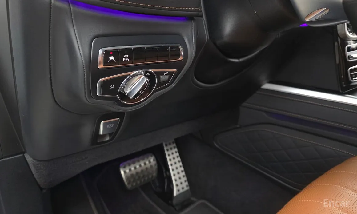 Фото 18 - Mercedes-Benz G-Class