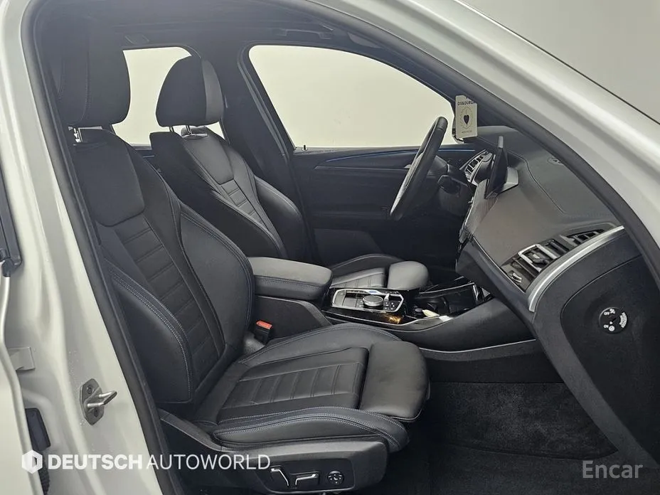 Фото 10 - BMW iX3