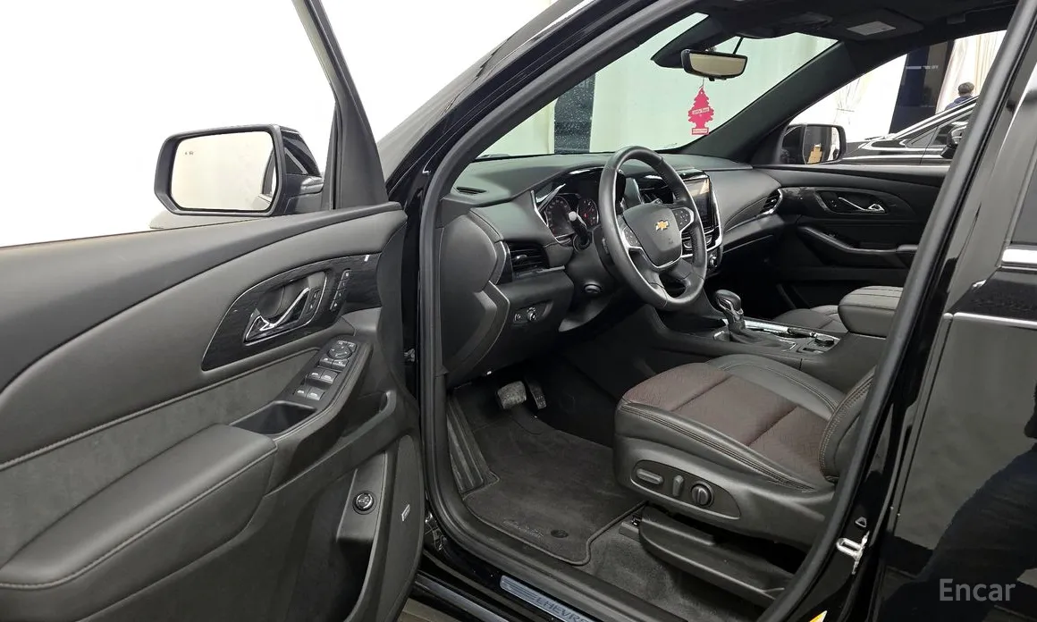 Фото 10 - Chevrolet Traverse