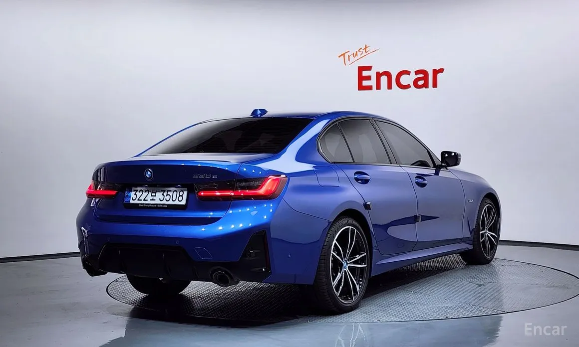 Photo 2 - BMW 3 Series