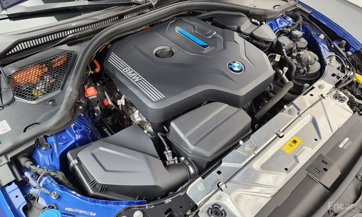 Photo 6 - BMW 3 Series