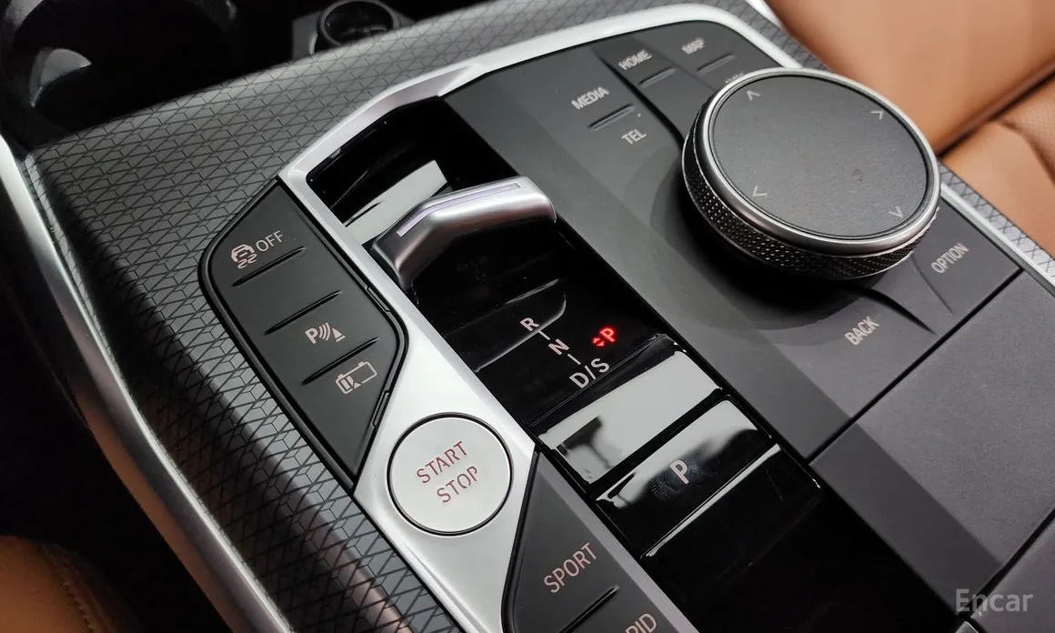 Photo 9 - BMW 3 Series