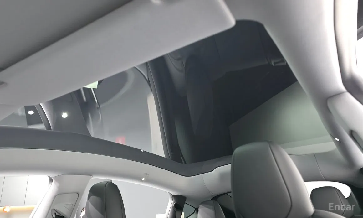 Photo 17 - Tesla Model Y