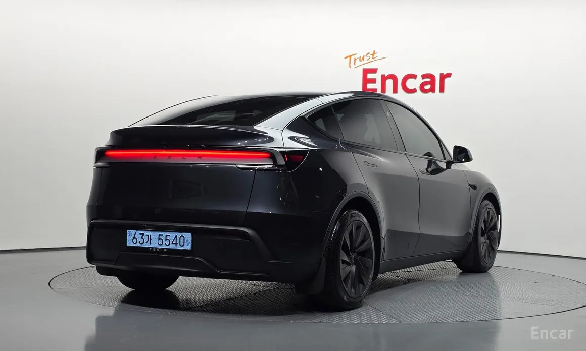 Photo 2 - Tesla Model Y