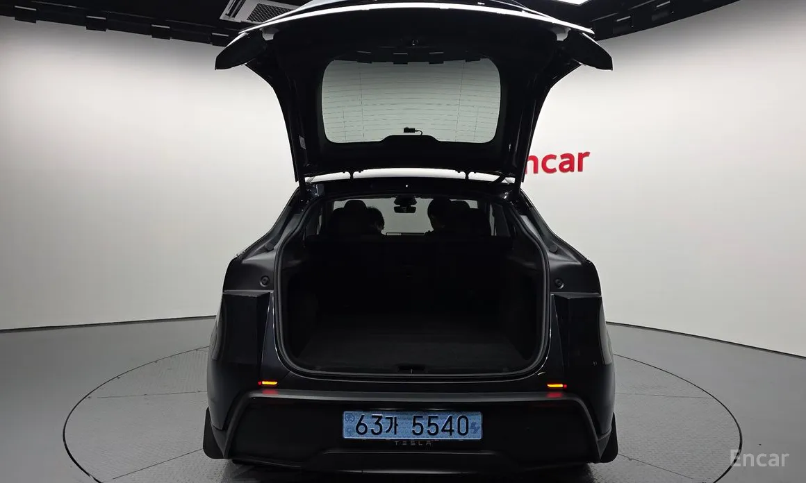 Photo 20 - Tesla Model Y