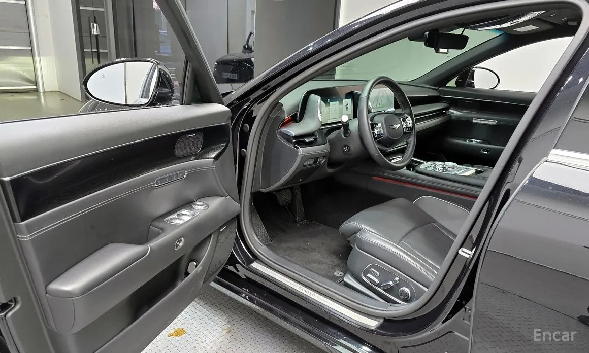 Фото 11 - Genesis G90